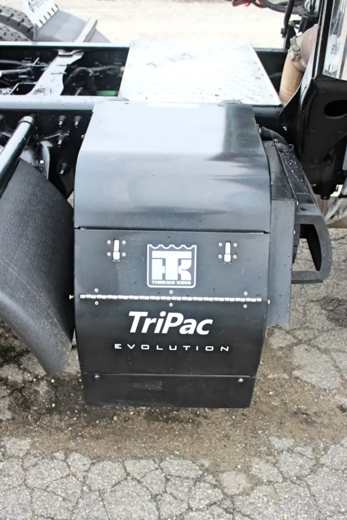2019 Freightliner Cascadia 125 – Thermo King TriPac Evolution APU unit close-up