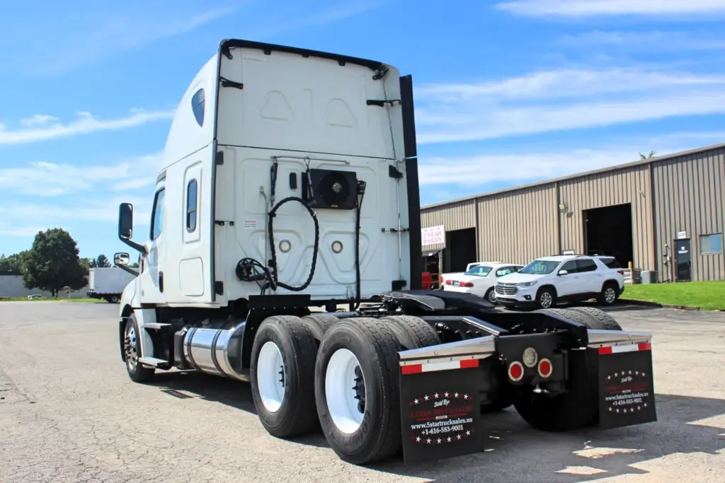 2020 Freightliner Cascadia 125 – rear driver-side three-quarter exterior view