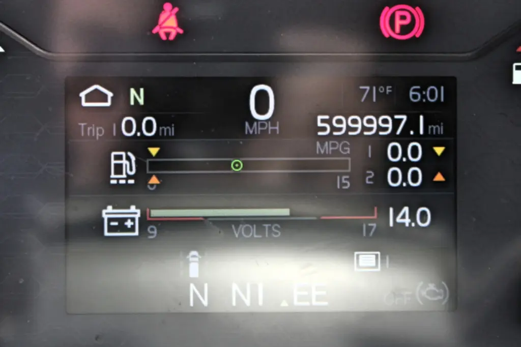 2020 Volvo VNL 760 – odometer showing approximately 599,997 miles