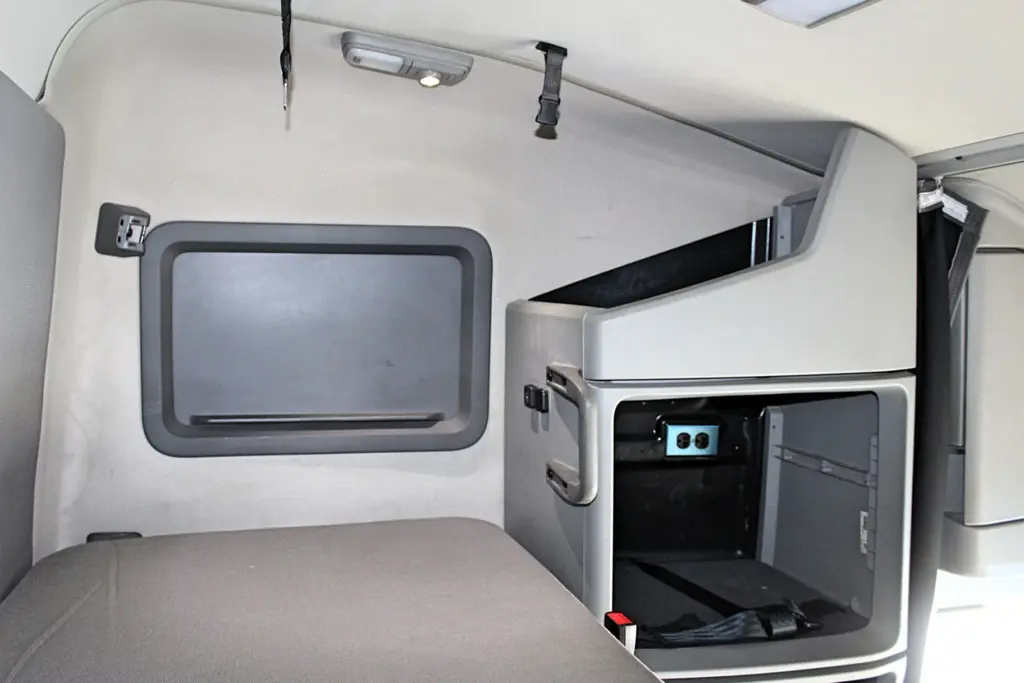 2020 Volvo VNL 760 – sleeper bunk area with overhead storage and interior lighting