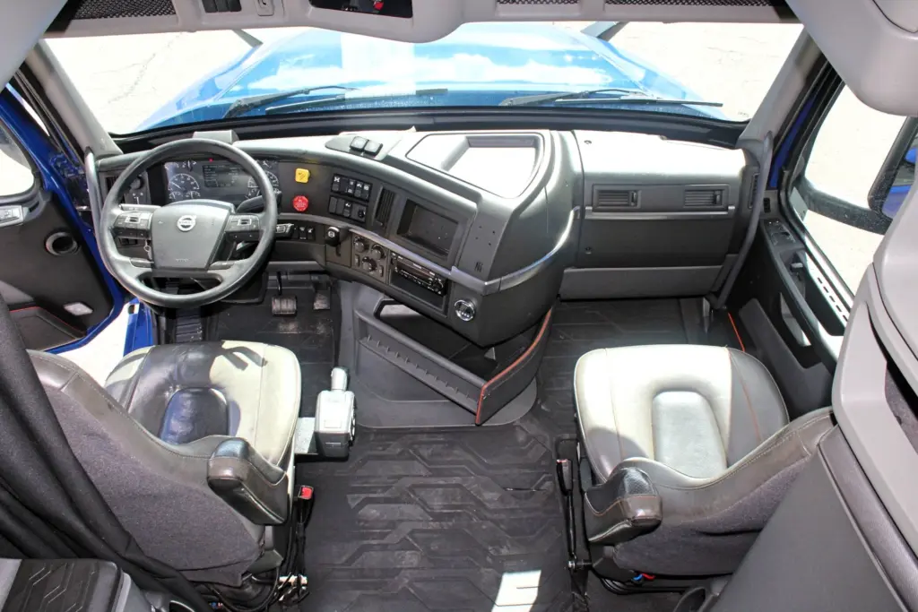 2020 Volvo VNL 760 – wide view of clean driver cab, dashboard and premium seats