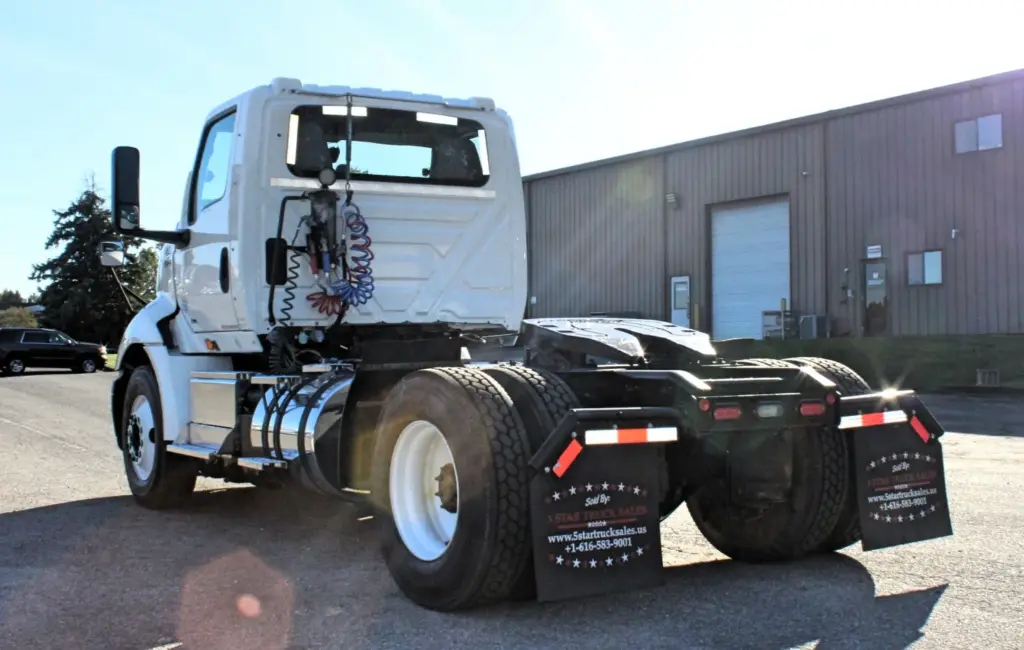 2020 International RH613 single-axle day cab tractor – straight rear chassis view