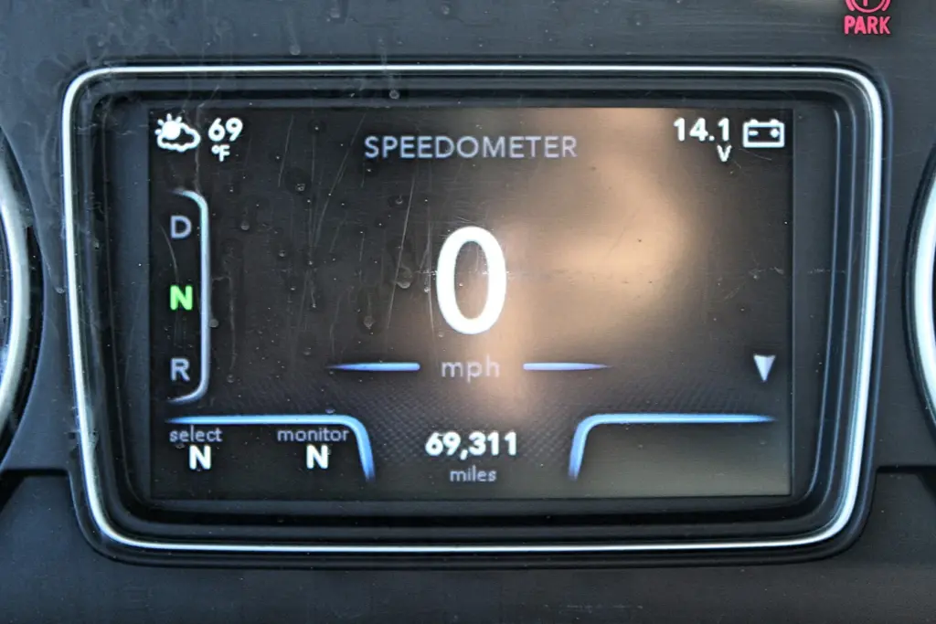 2020 International RH613 – digital instrument cluster and dashboard gauges