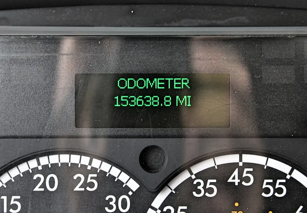 2016 Freightliner M2-106 box truck – odometer showing 153,638.8 miles