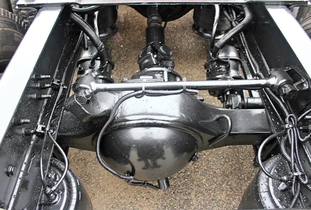 2020 Freightliner Coronado 132 Glider – rear differential axle and air suspension close-up