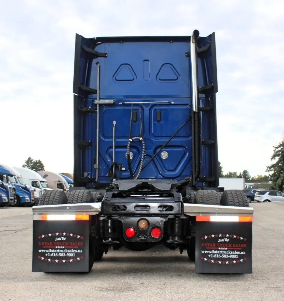 2020 Freightliner Cascadia 125 Glider – straight rear view showing fifth wheel, tandem axles and sleeper cab.