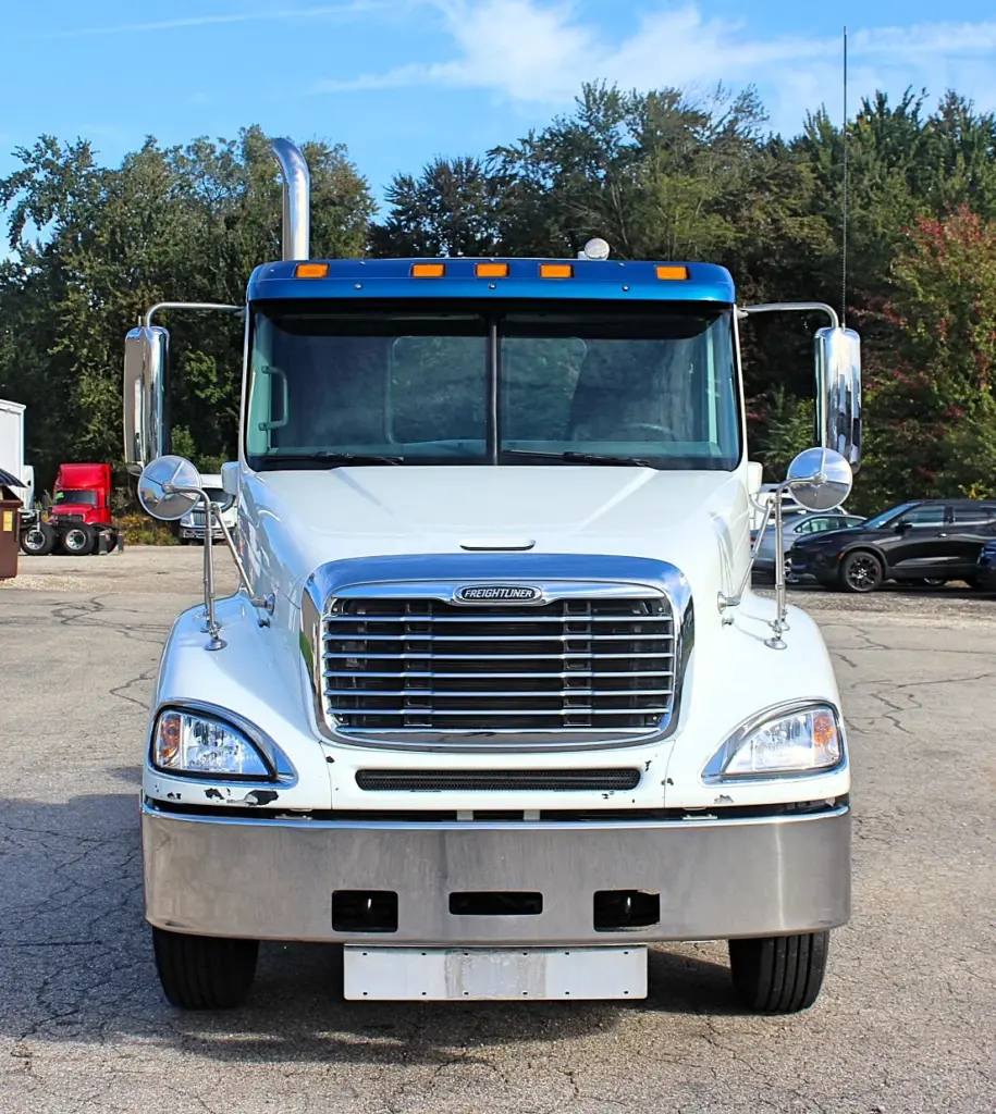 2020 Freightliner Columbia 120 Glider – front driver-side three-quarter exterior view