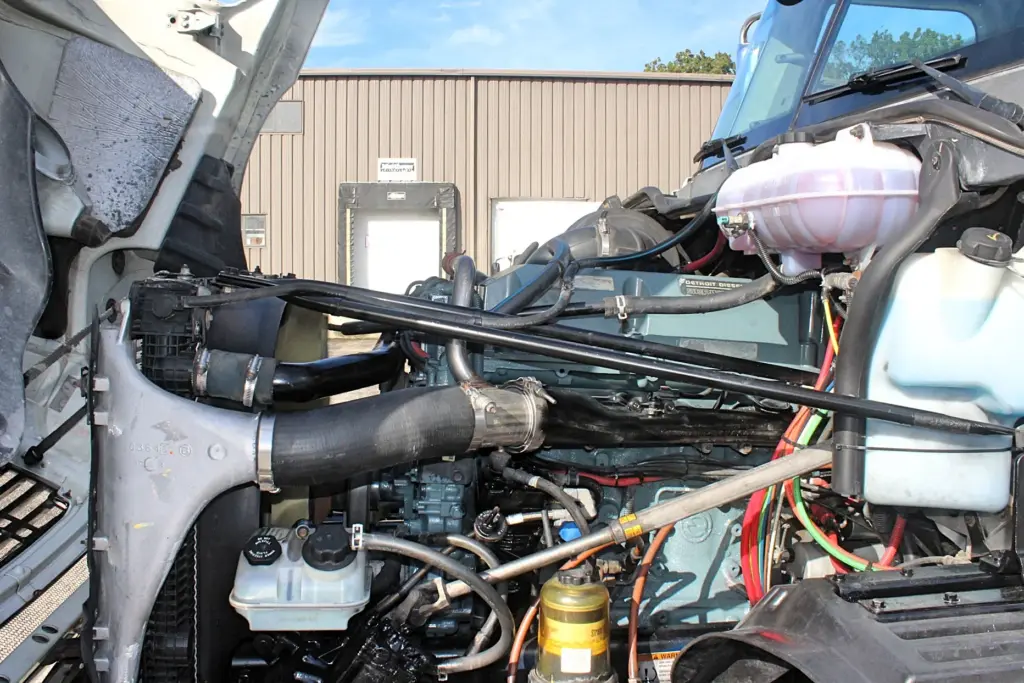 2020 Freightliner Columbia 120 Glider – dashboard display showing 9,392.9 engine hours