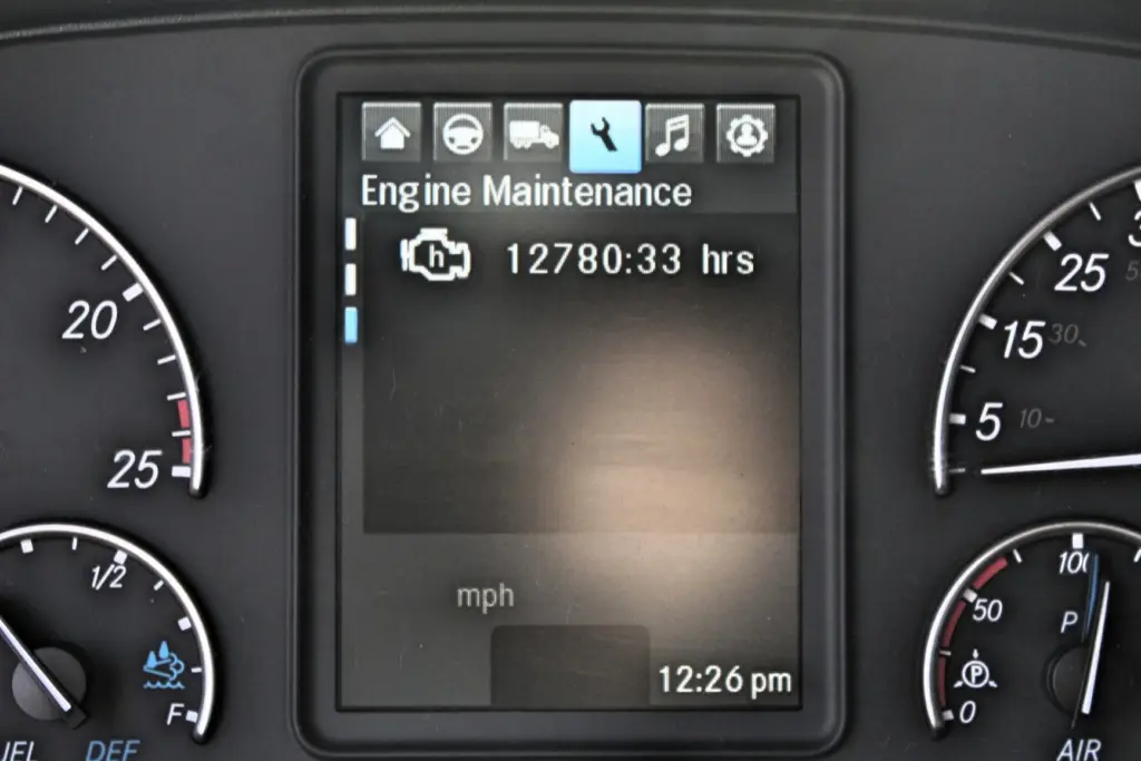 2021 Freightliner Cascadia 126 — cluster display on Engine Maintenance page logs 12780:33 hrs above the gauges